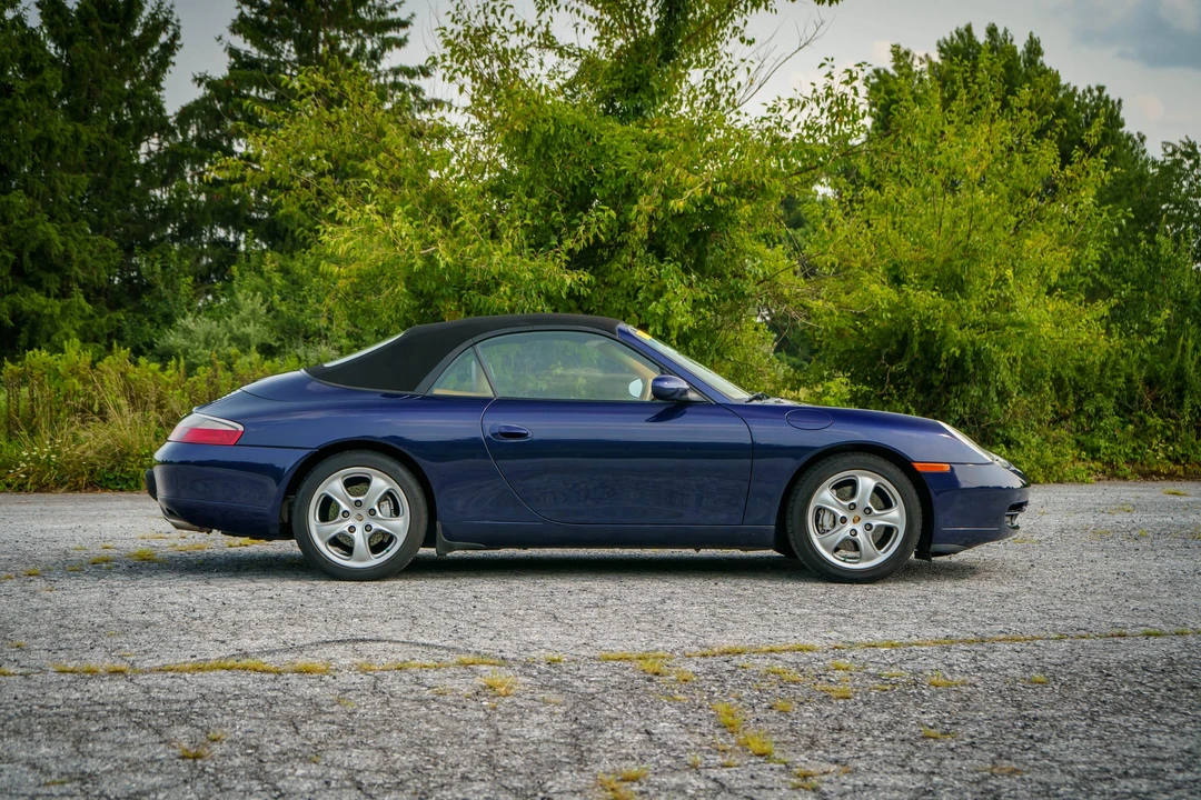 2001 Porsche 996 Carrera 4 - Image 27 of 31