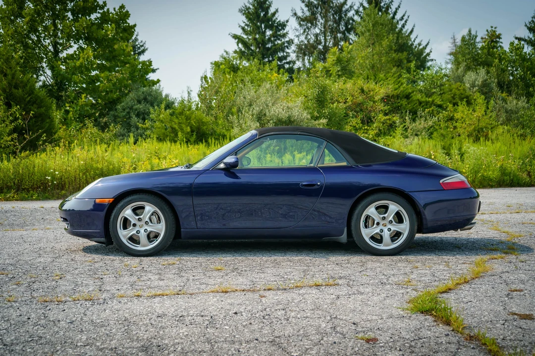 2001 Porsche 996 Carrera 4 - Image 19 of 31