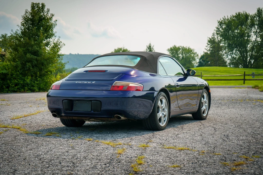 2001 Porsche 996 Carrera 4 - Image 26 of 31