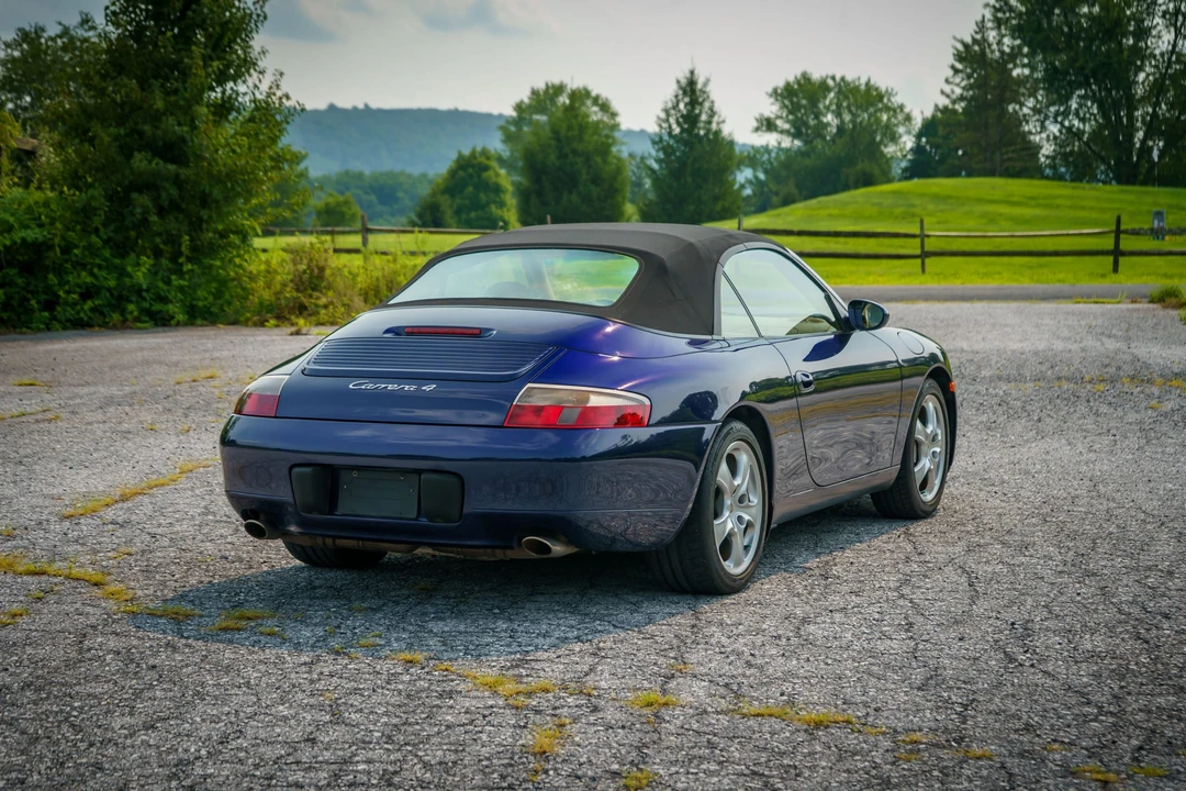 2001 Porsche 996 Carrera 4 - Image 25 of 31