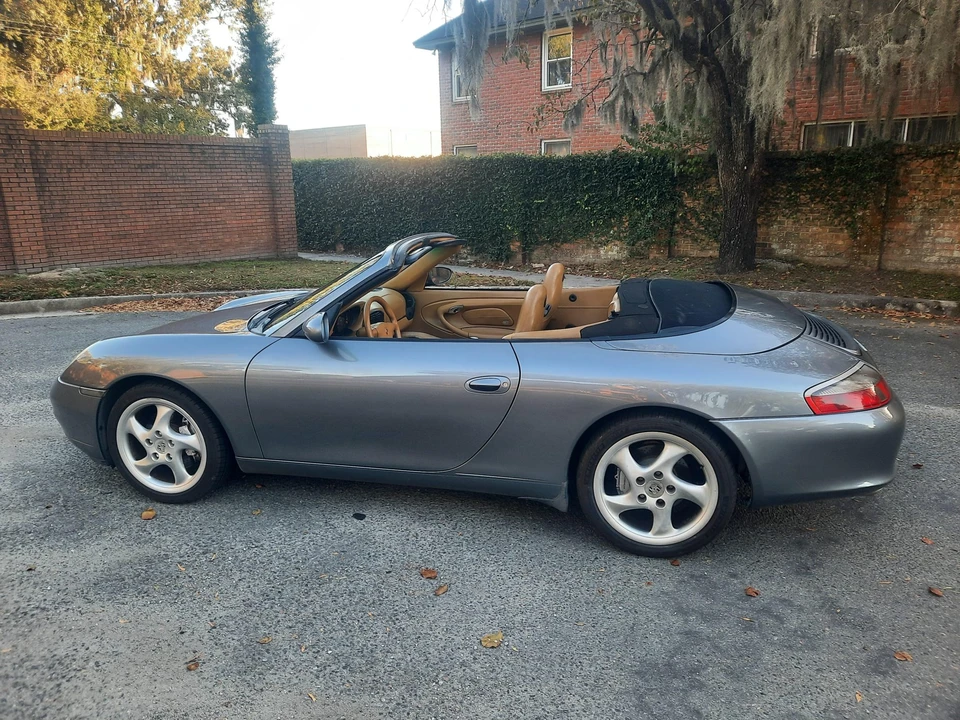 2001 Porsche 996 Carrera 4 - Image 28 of 31