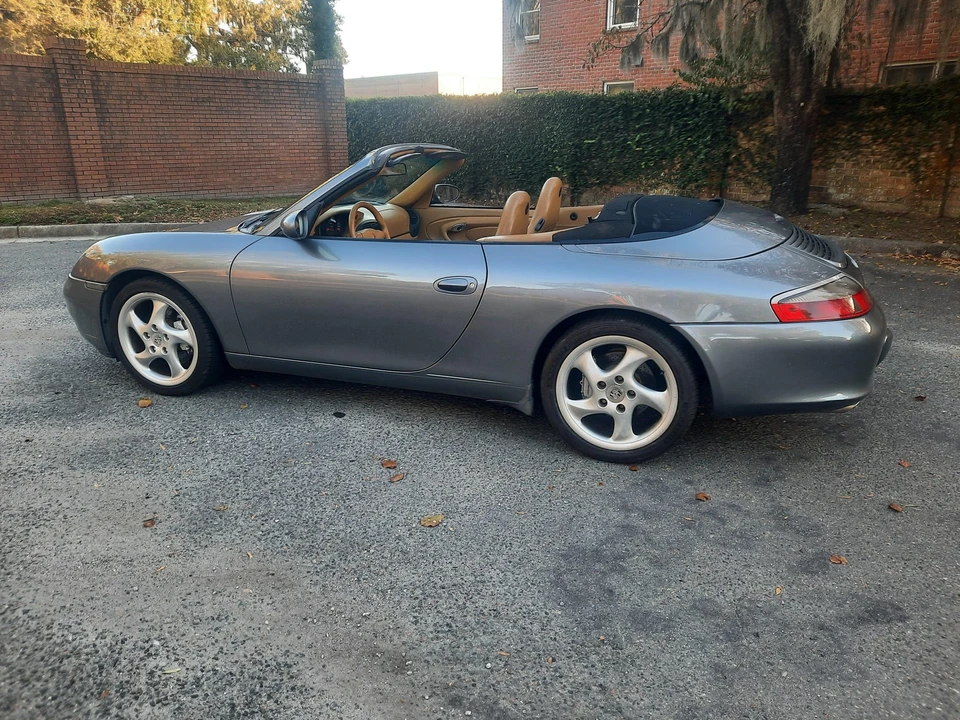 2001 Porsche 996 Carrera 4 - Image 27 of 31
