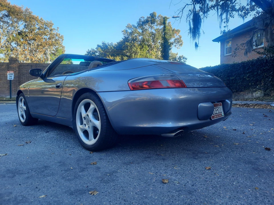 2001 Porsche 996 Carrera 4 - Image 22 of 31