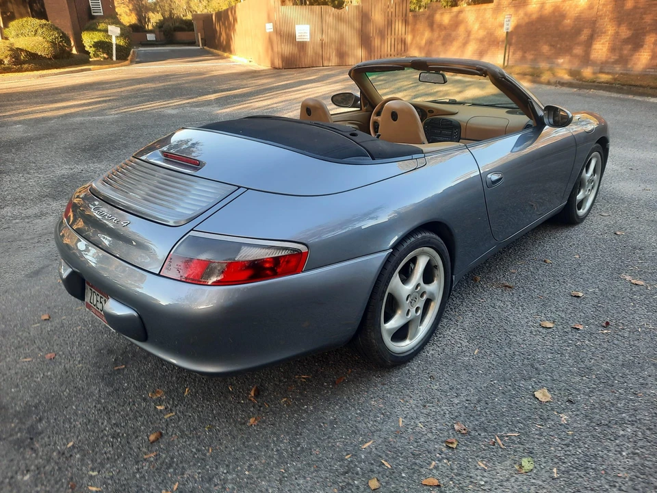 2001 Porsche 996 Carrera 4 - Image 16 of 31