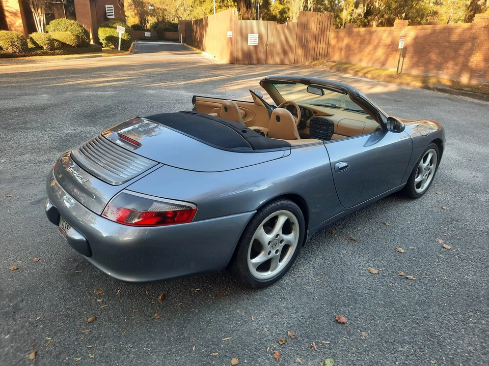 2001 Porsche 996 Carrera 4 - Image 14 of 31