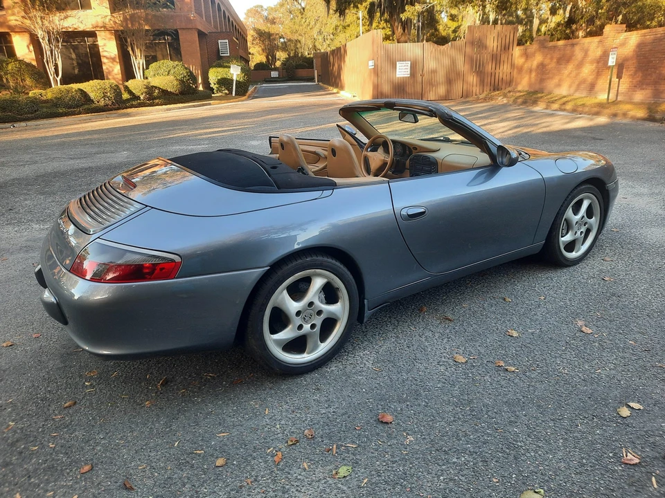 2001 Porsche 996 Carrera 4 - Image 12 of 31