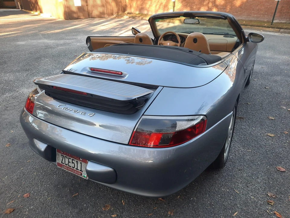 2001 Porsche 996 Carrera 4 - Image 17 of 31
