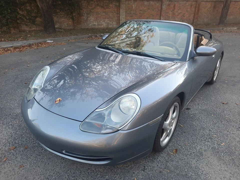 2001 Porsche 996 Carrera 4 - Image 4 of 31