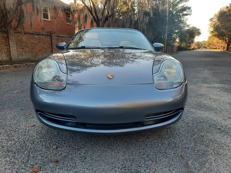 2001 Porsche 996 Carrera 4 - Image 6 of 31