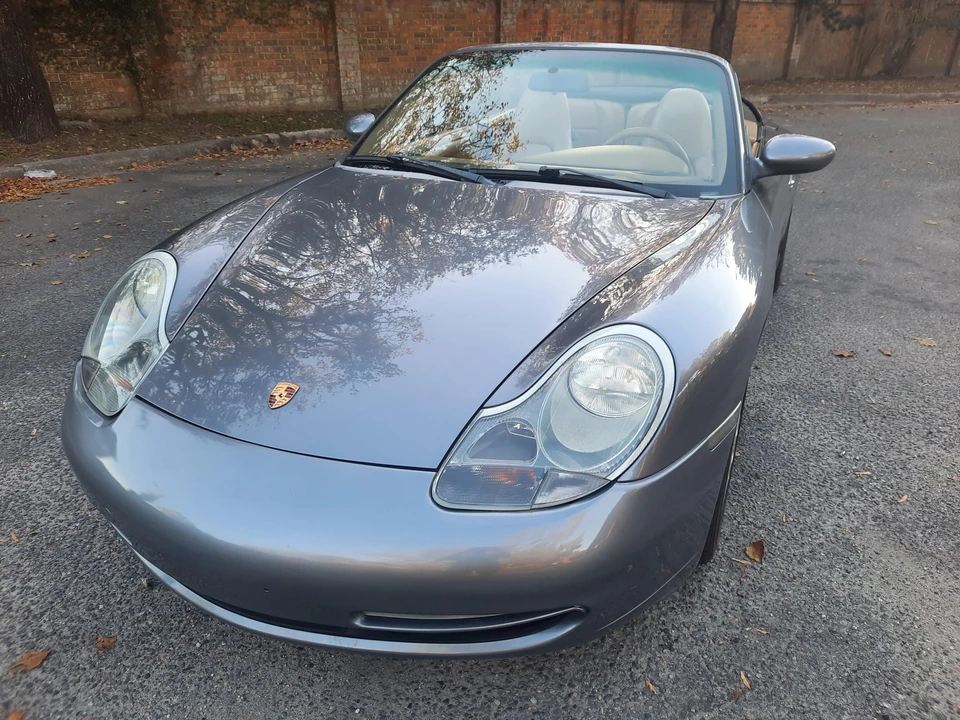 2001 Porsche 996 Carrera 4 - Image 5 of 31