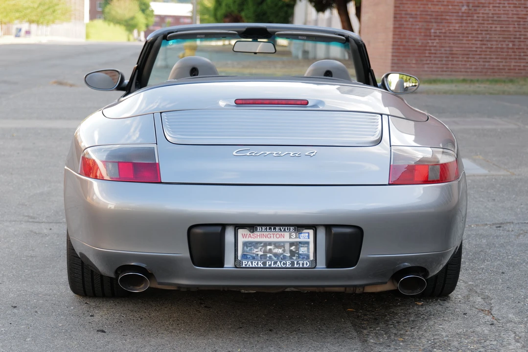 2001 Porsche 996 Carrera - Image 13 of 31