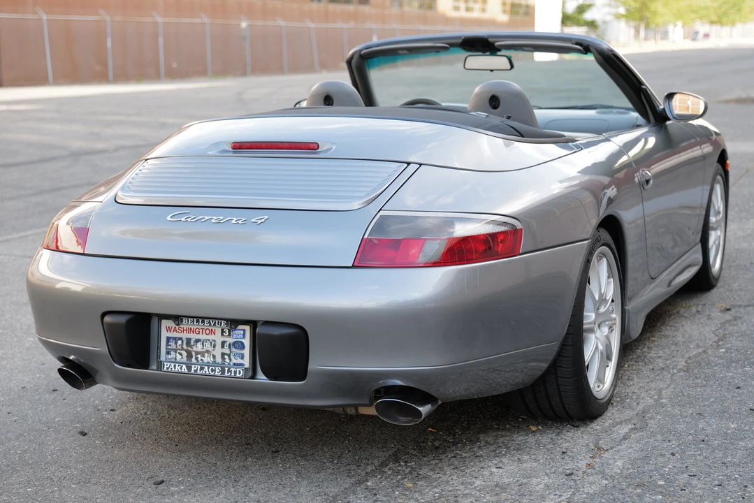 2001 Porsche 996 Carrera - Image 12 of 31