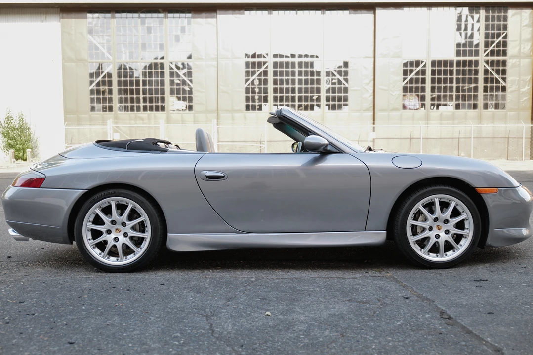 2001 Porsche 996 Carrera - Image 8 of 31