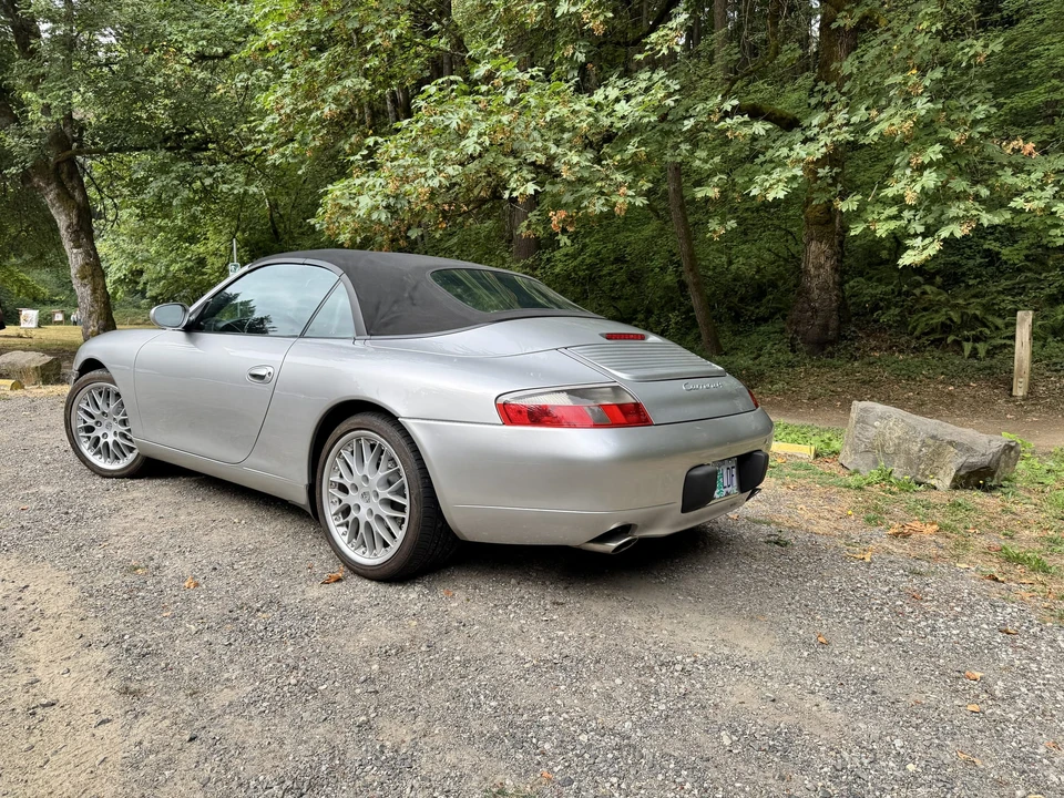 2001 Porsche 996 Carrera 4 - Image 18 of 31