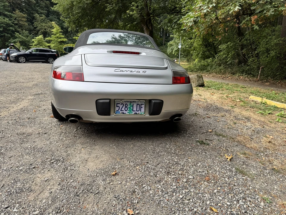 2001 Porsche 996 Carrera 4 - Image 19 of 31