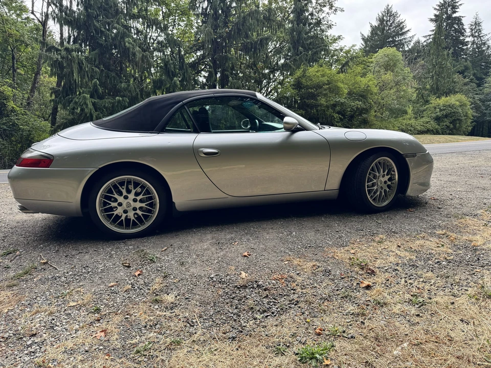 2001 Porsche 996 Carrera 4 - Image 22 of 31