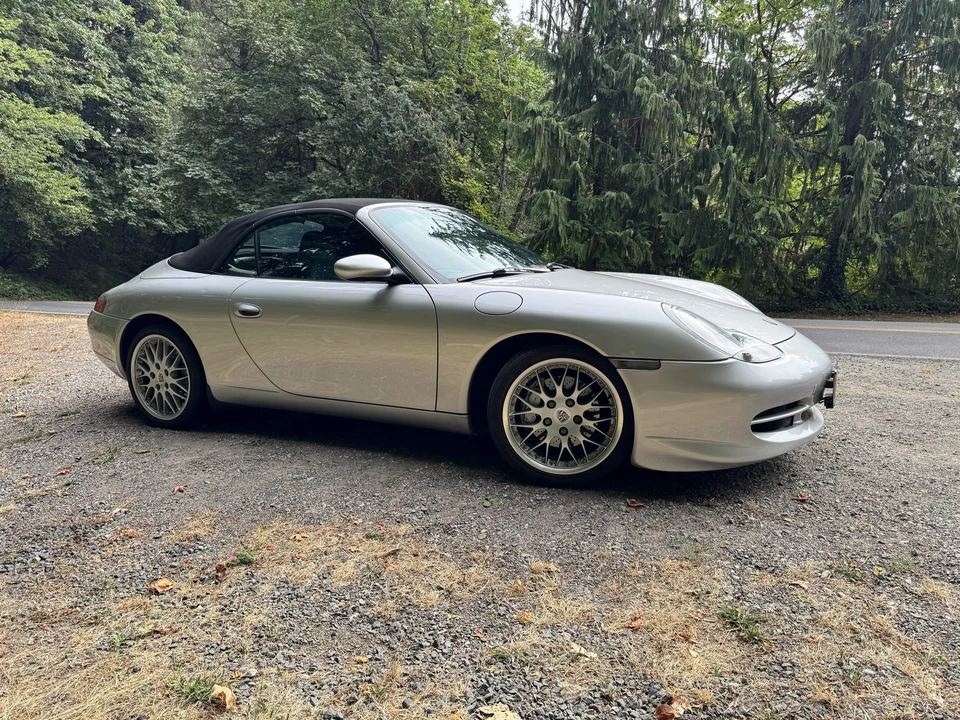 2001 Porsche 996 Carrera 4 - Image 14 of 31