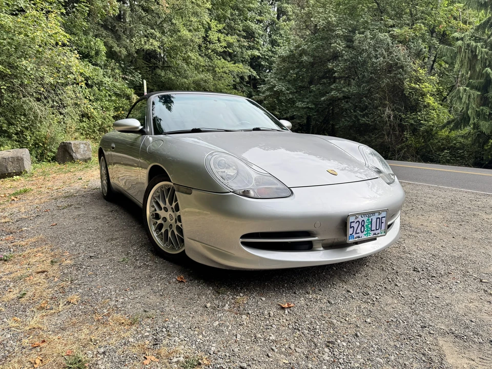 2001 Porsche 996 Carrera 4 - Image 15 of 31