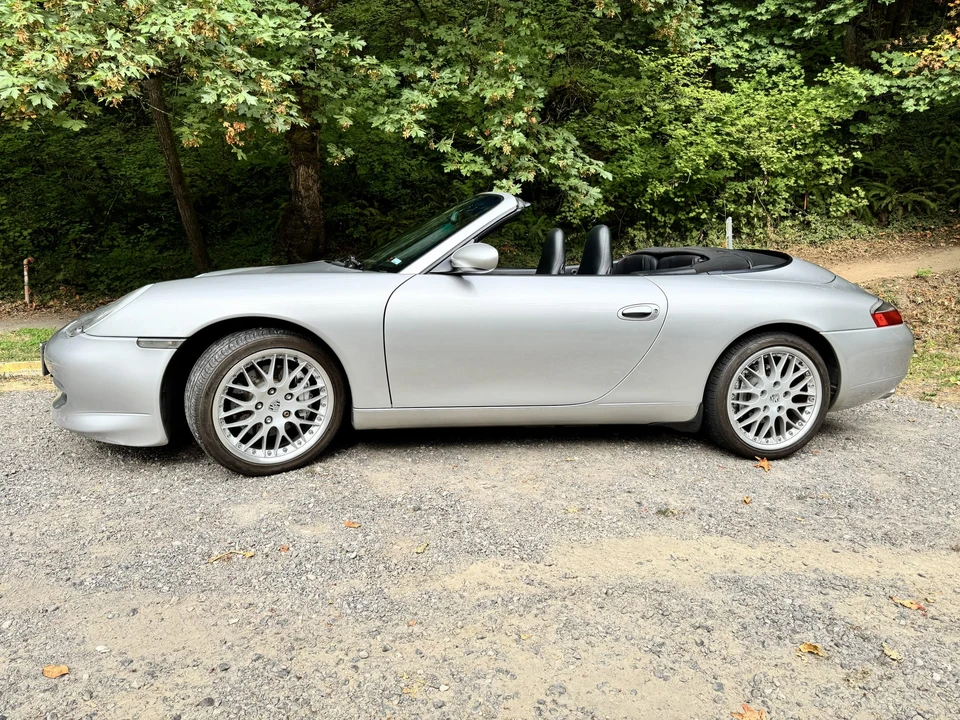 2001 Porsche 996 Carrera 4 - Image 6 of 31
