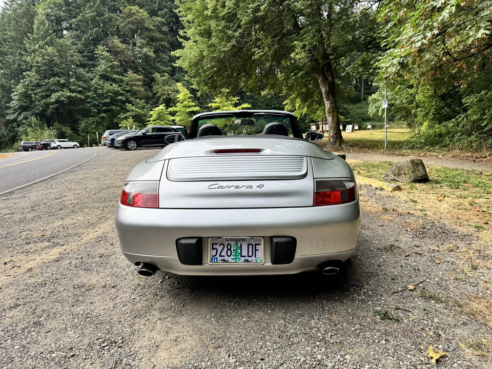 2001 Porsche 996 Carrera 4 - Image 9 of 31