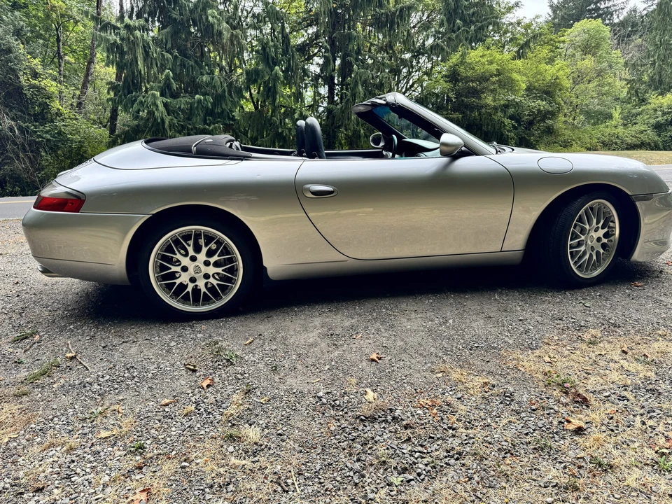 2001 Porsche 996 Carrera 4 - Image 11 of 31