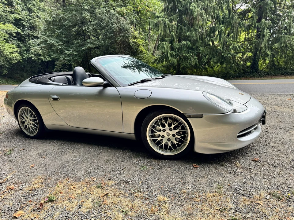 2001 Porsche 996 Carrera 4 - Image 13 of 31