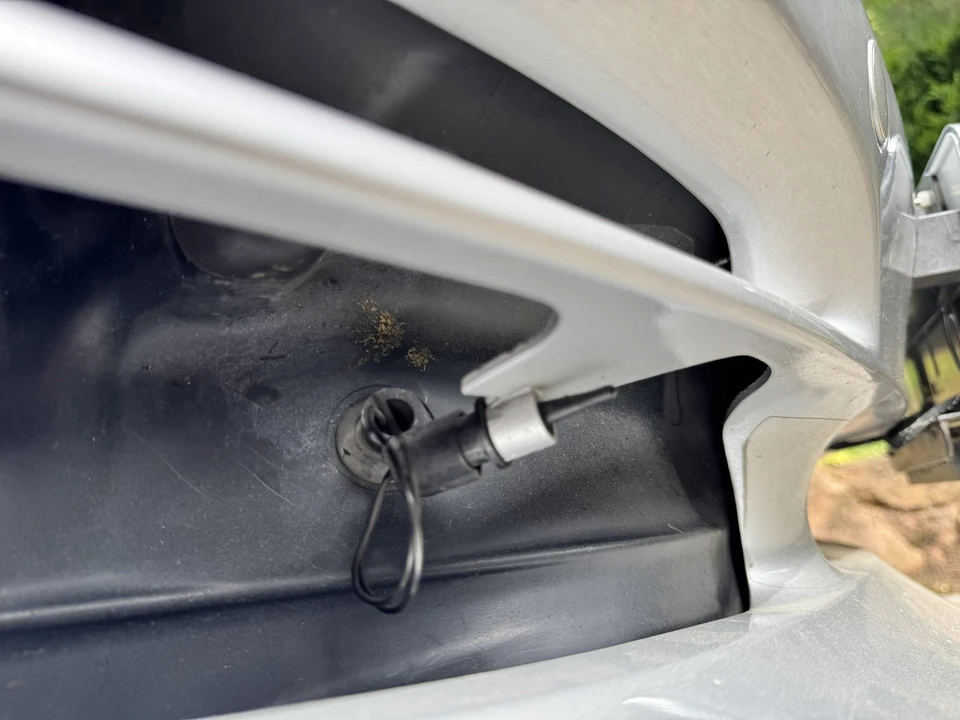2001 Porsche 996 Carrera 4 - Image 25 of 31