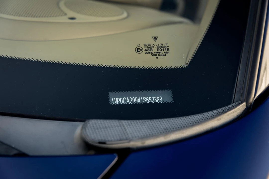 2001 Porsche 996 Carrera - Image 28 of 31