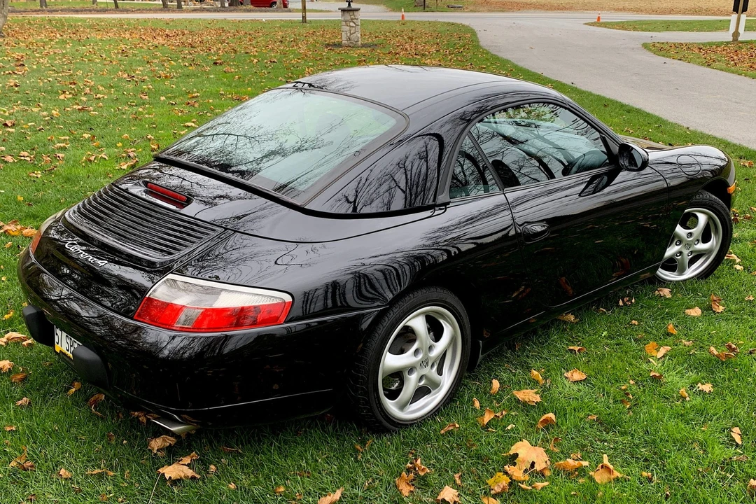 2001 Porsche 996 Carrera - Image 19 of 31