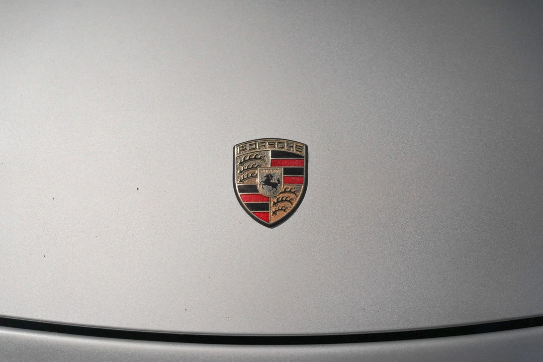 2001 Porsche 996 Carrera - Image 29 of 31