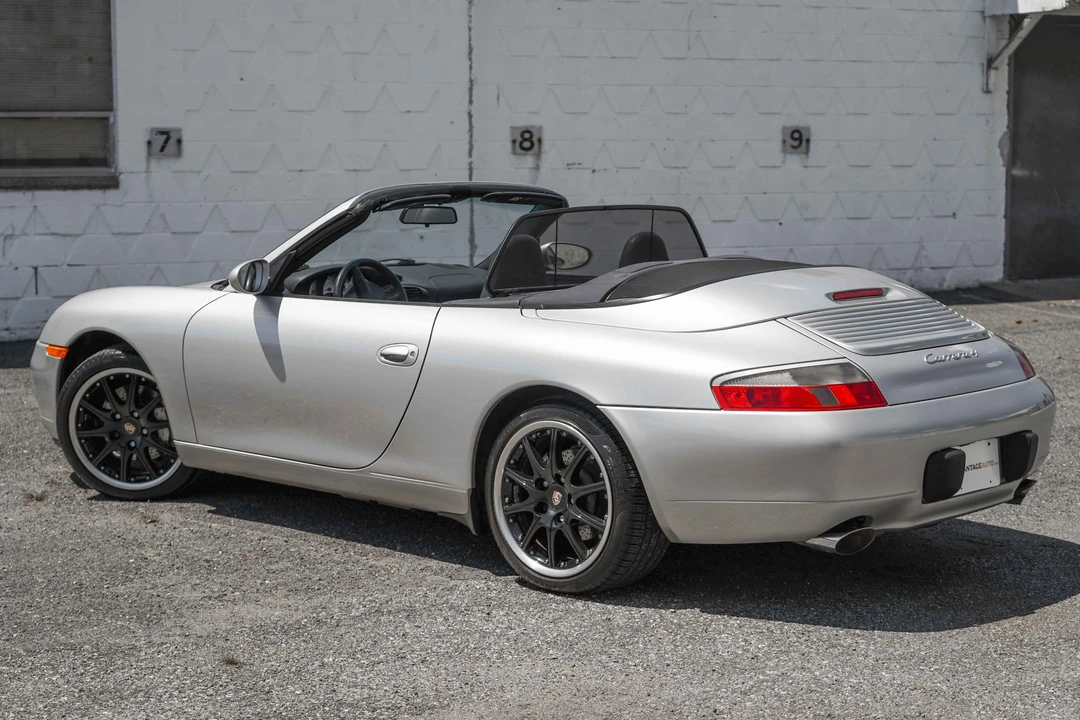 2001 Porsche 996 Carrera - Image 11 of 31