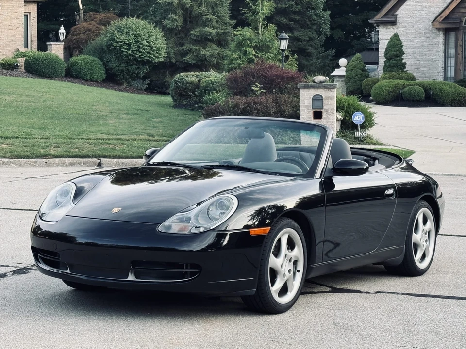 2001 Porsche 996 Carrera 4 - Image 5 of 31