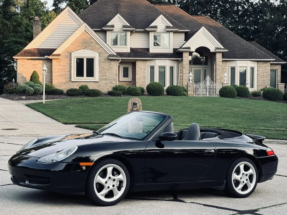 2001 Porsche 996 Carrera 4 - Image 7 of 31