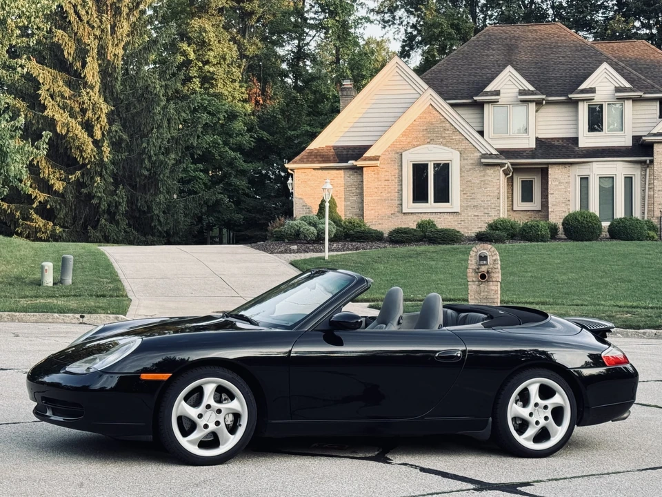 2001 Porsche 996 Carrera 4 - Image 8 of 31