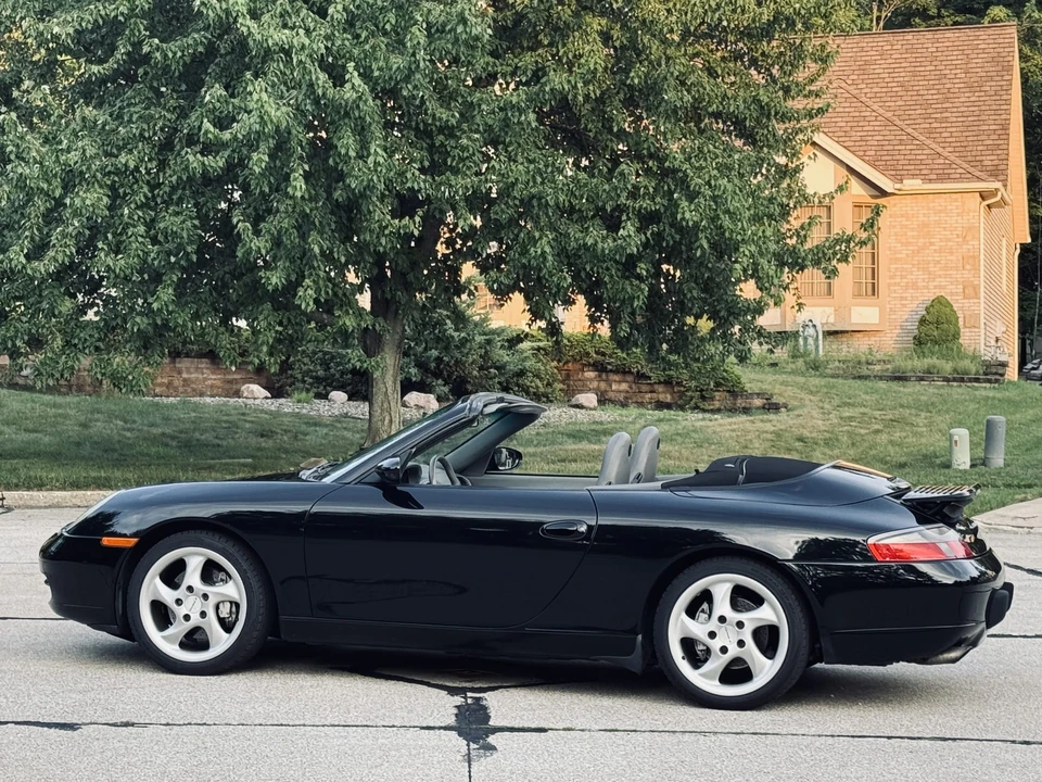 2001 Porsche 996 Carrera 4 - Image 11 of 31