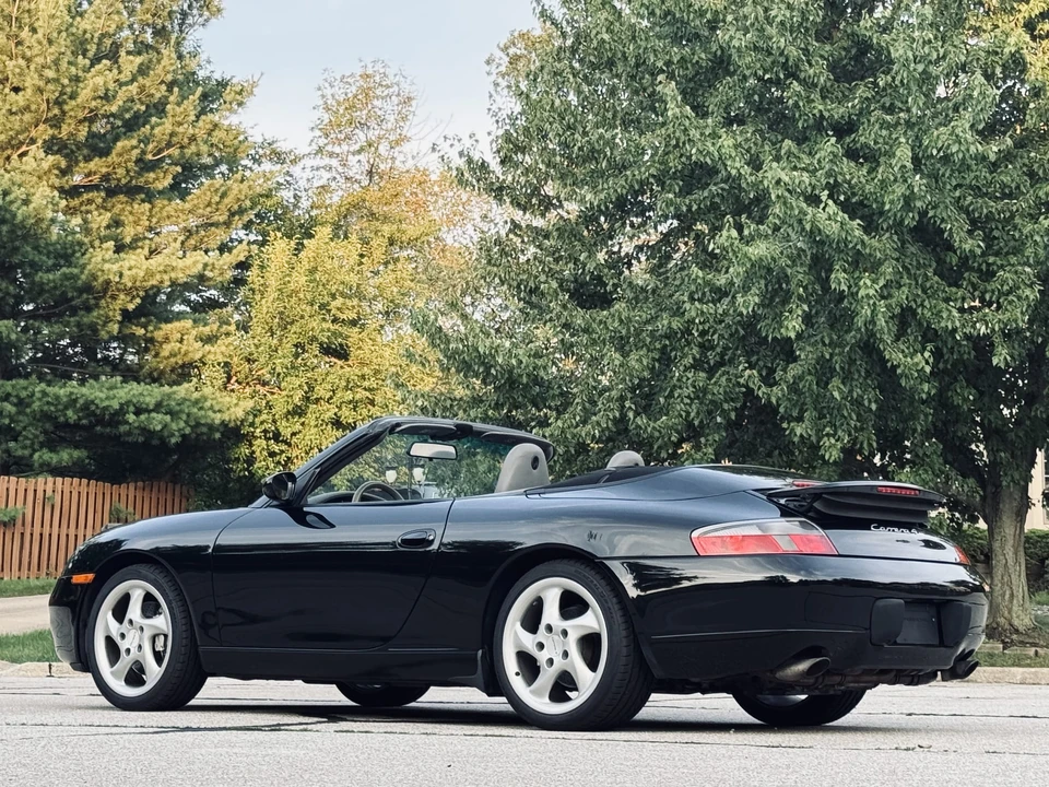 2001 Porsche 996 Carrera 4 - Image 13 of 31