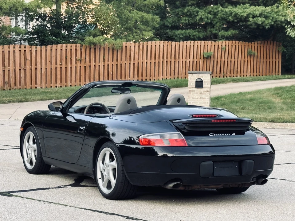 2001 Porsche 996 Carrera 4 - Image 15 of 31