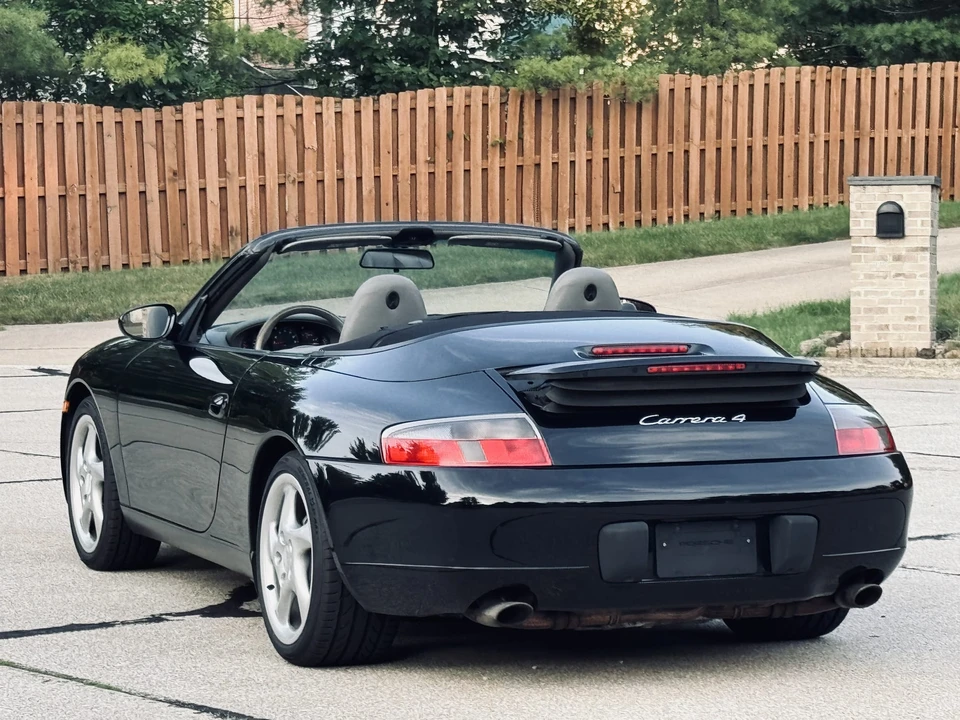 2001 Porsche 996 Carrera 4 - Image 16 of 31
