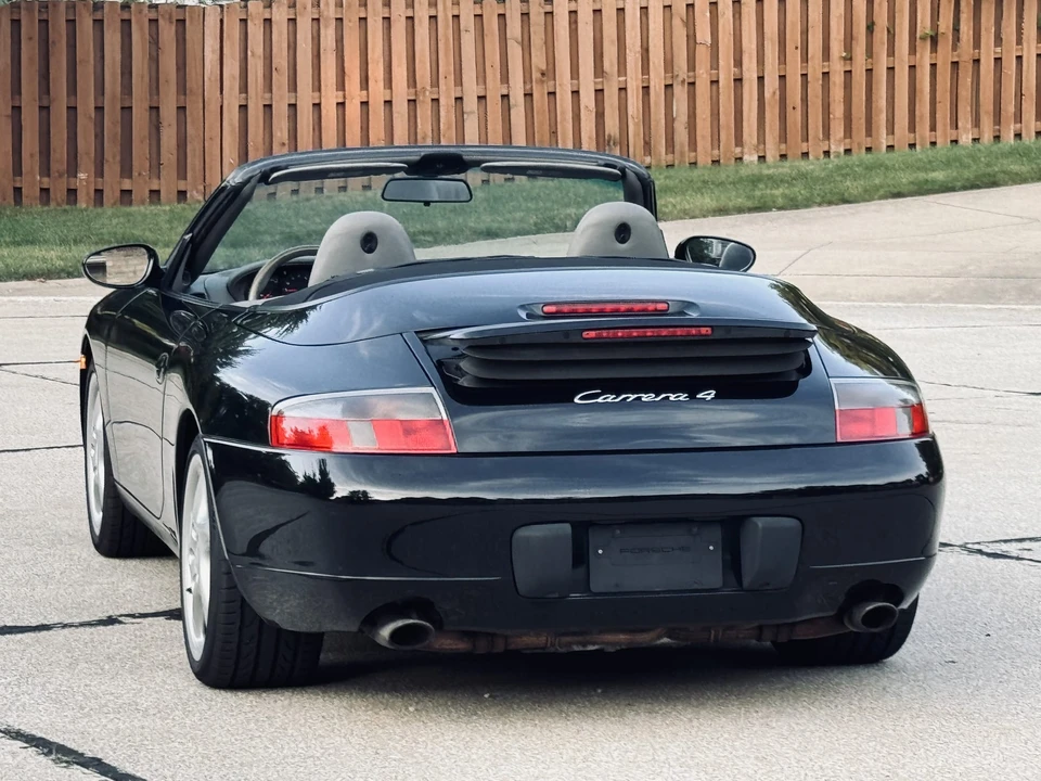 2001 Porsche 996 Carrera 4 - Image 17 of 31