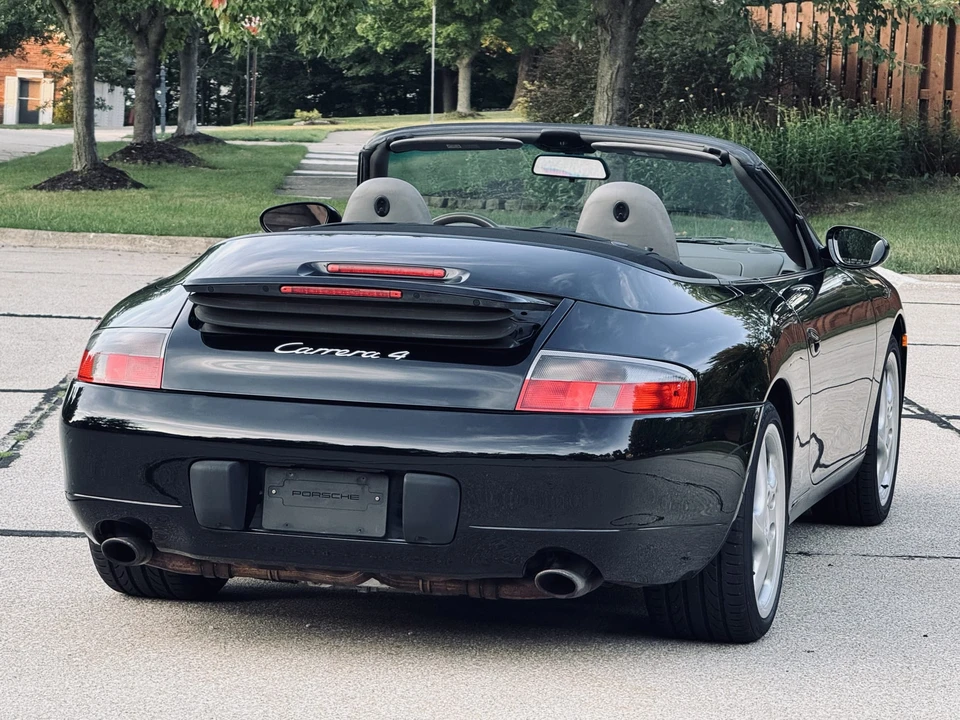 2001 Porsche 996 Carrera 4 - Image 19 of 31