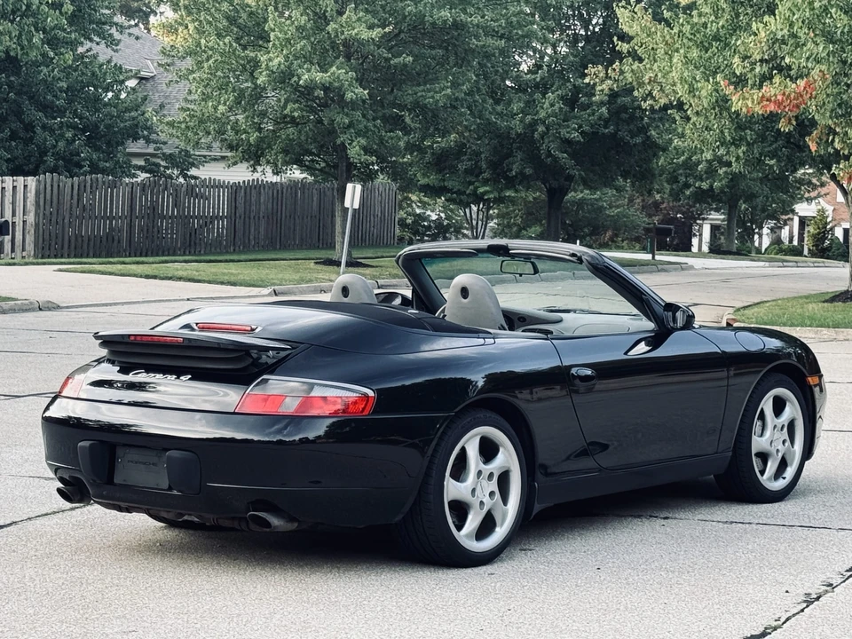 2001 Porsche 996 Carrera 4 - Image 21 of 31