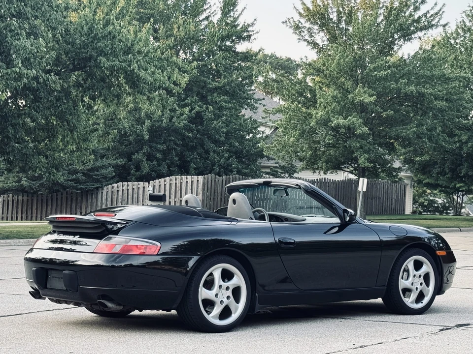 2001 Porsche 996 Carrera 4 - Image 22 of 31