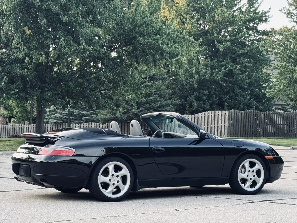 2001 Porsche 996 Carrera 4 - Image 23 of 31