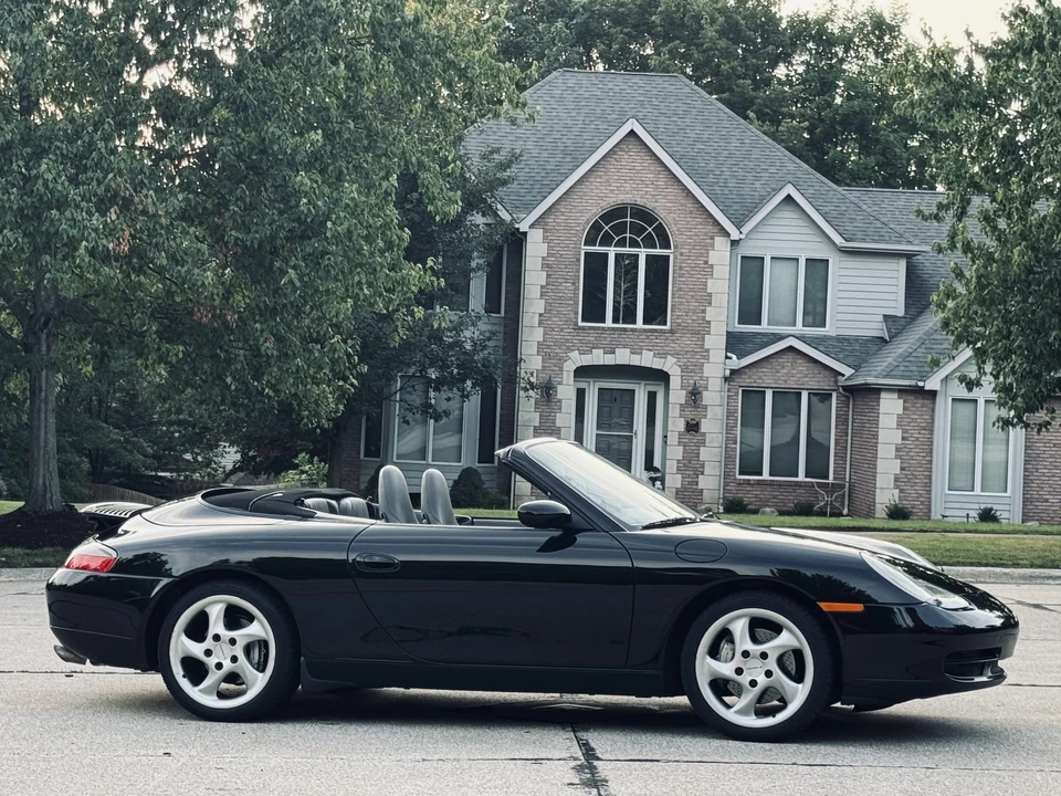 2001 Porsche 996 Carrera 4 - Image 27 of 31
