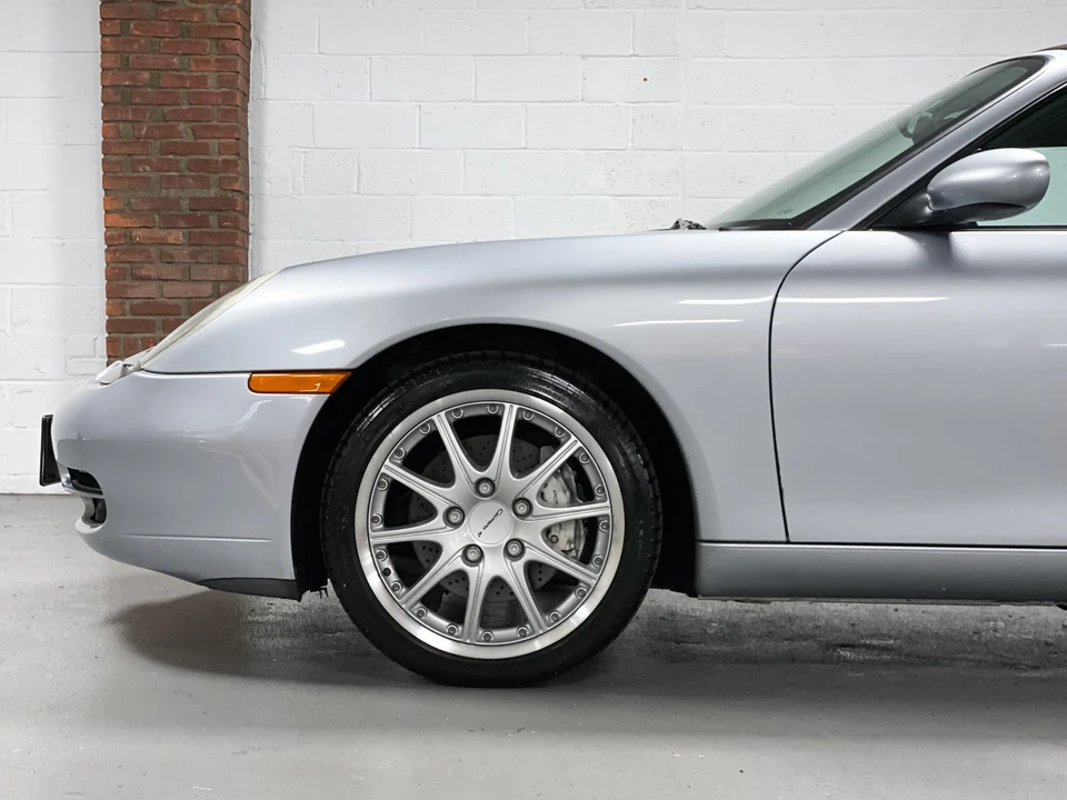 2001 Porsche 996 Carrera 4 - Image 25 of 31
