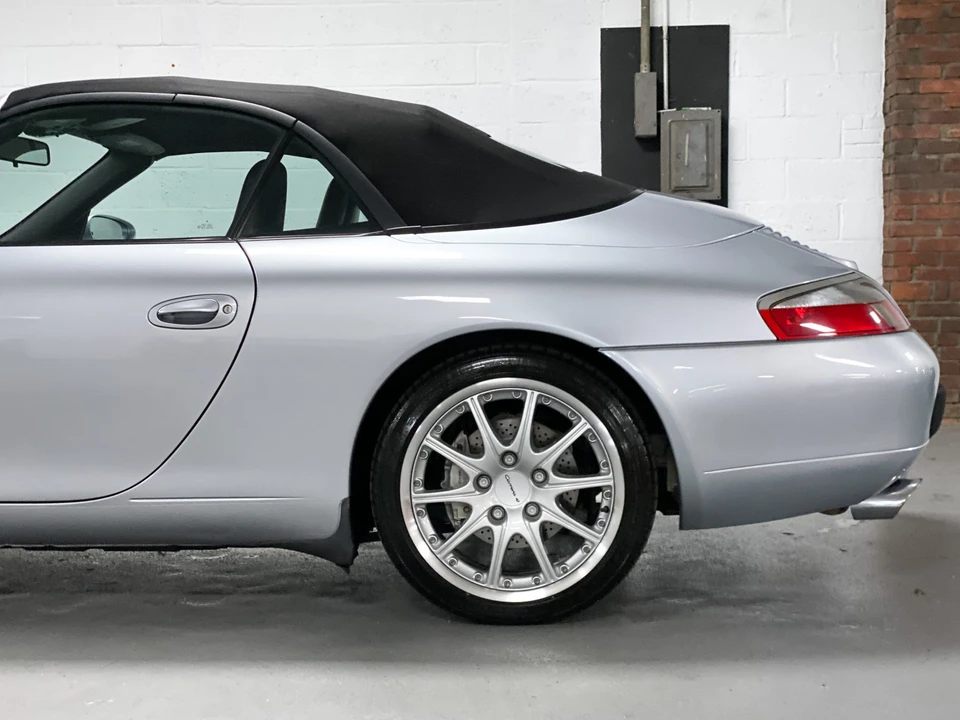 2001 Porsche 996 Carrera 4 - Image 26 of 31