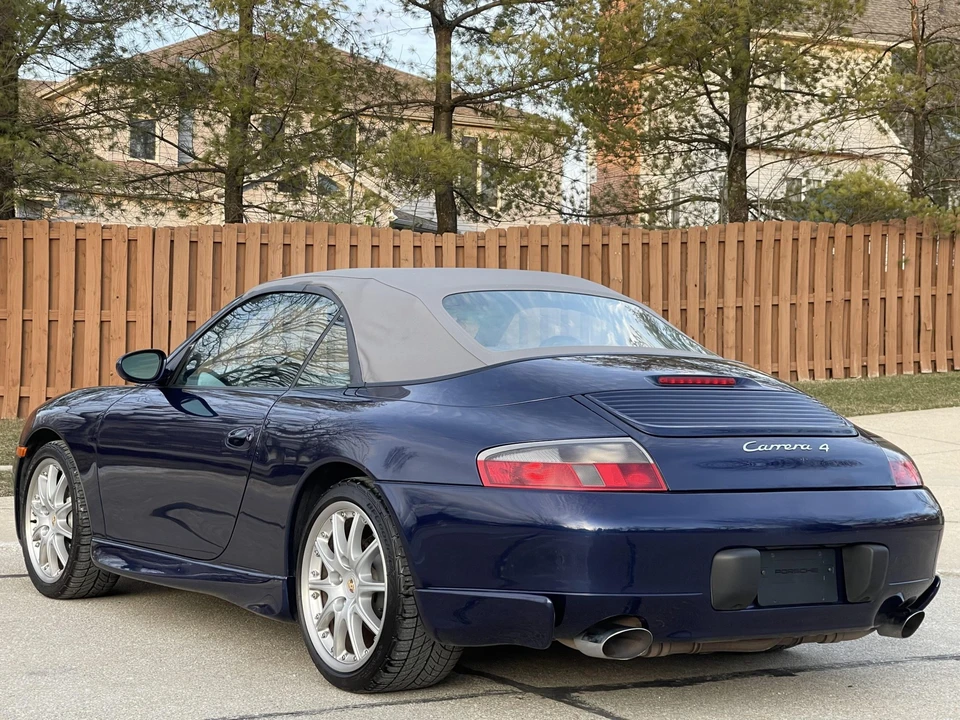 2001 Porsche 996 Carrera - Image 10 of 31
