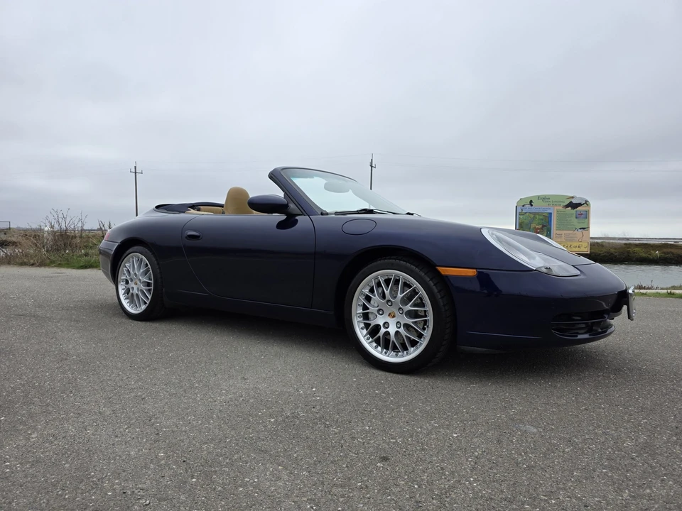2001 Porsche 996 Carrera 4 - Image 25 of 31