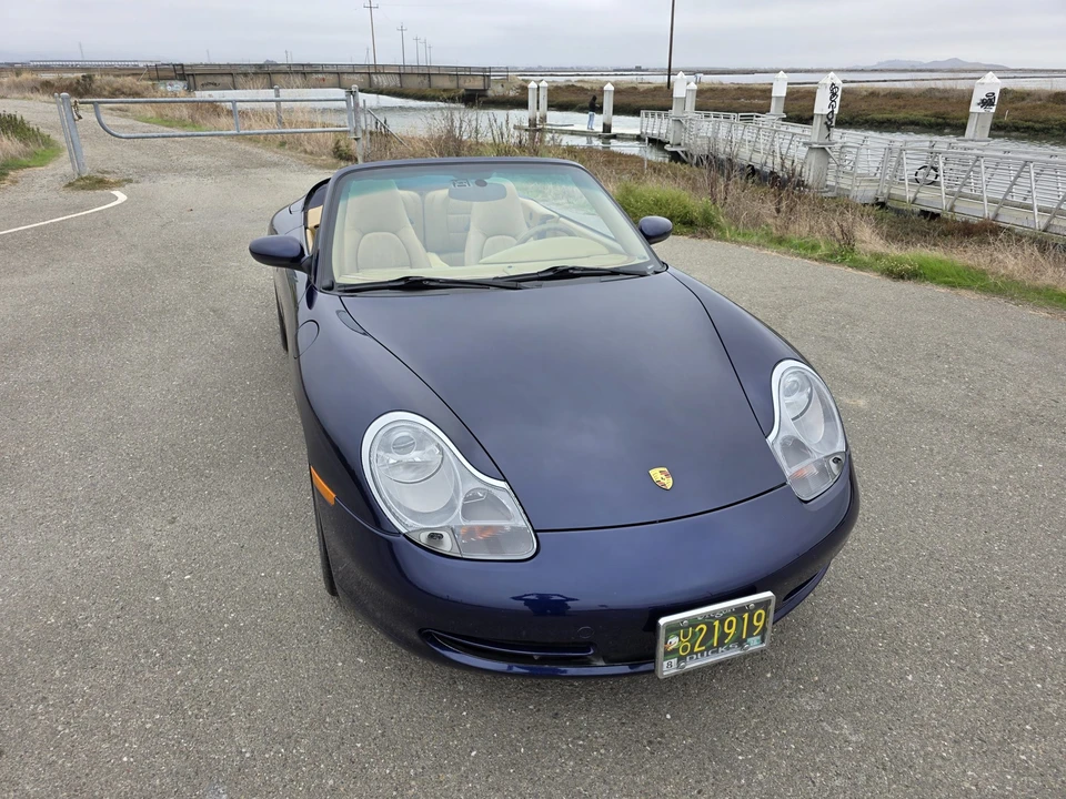 2001 Porsche 996 Carrera 4 - Image 4 of 31