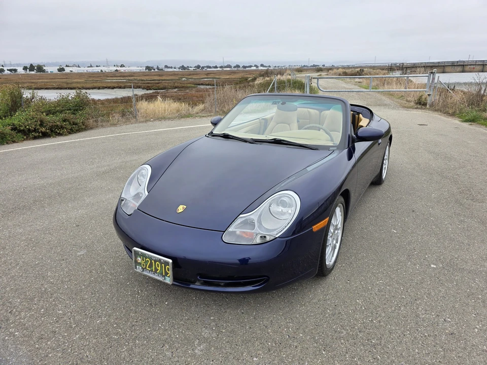 2001 Porsche 996 Carrera 4 - Image 6 of 31